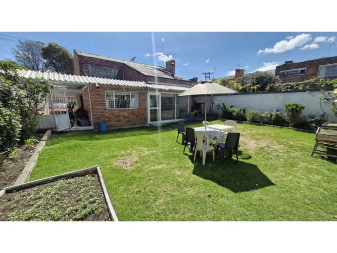 Casa de 5 alcobas en venta en Niza Sur, Bogotá, 260 m² · foto 16 de 24