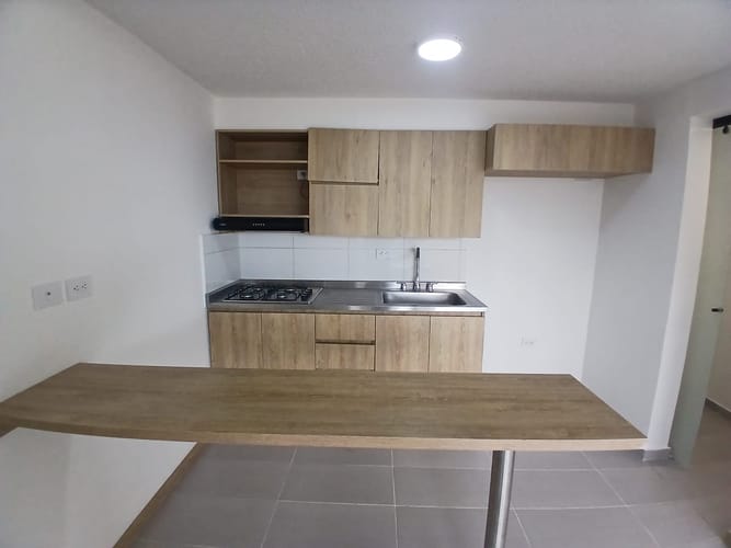 Apartamento de 3 alcobas en arriendo en Molinares, Bello, 70 m² · foto 2 de 15