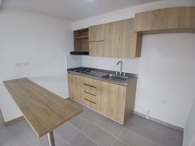 Apartamento de 3 alcobas en arriendo en Molinares, Bello, 70 m² · foto 14 de 15