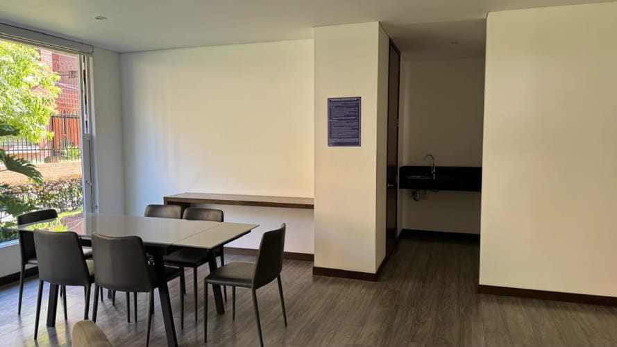 Apartamento de 3 alcobas en venta en Chicó Navarra, Bogotá, 143 m² · foto 22 de 24