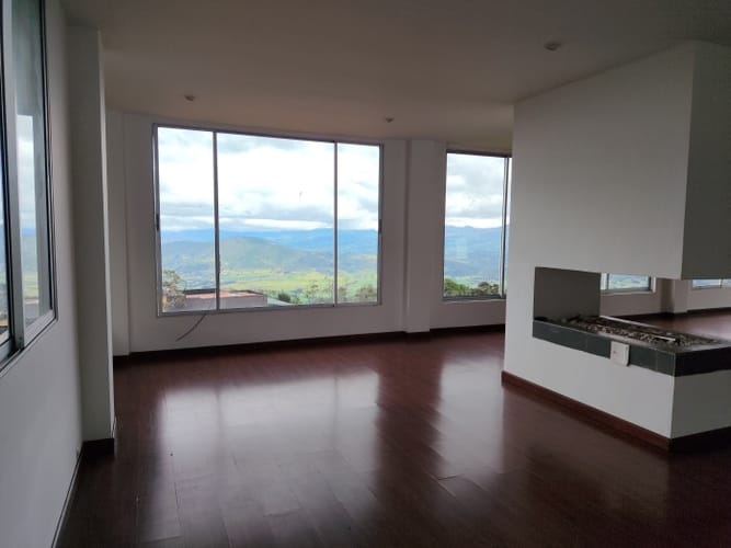 Casa de 4 alcobas en venta en Centro Alto, Sopó, 419 m² · foto 8 de 24