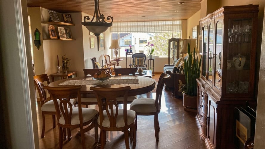 Apartamento de 2 alcobas en venta en Santa Barbara Central, Bogotá, 96 m² · foto 4 de 17