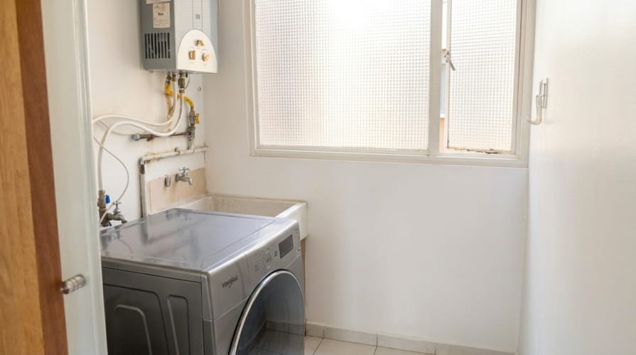 Apartamento de 2 alcobas en venta en Santa Barbara Central, Bogotá, 96 m² · foto 7 de 17