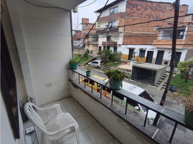 Casa de 4 alcobas en venta en Manrique Oriental, Medellín, 100 m² · foto 17 de 18