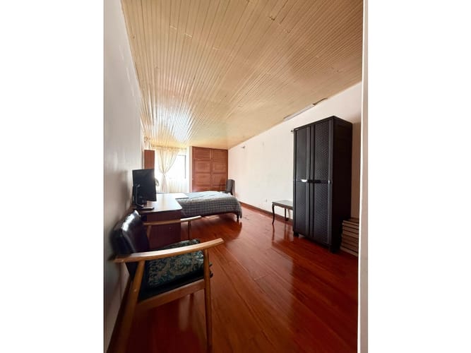 Casa de 4 alcobas en venta en Pontevedra, Bogotá, 240 m² · foto 3 de 18