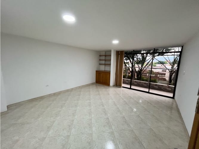 Apartamento de 3 alcobas en arriendo en El Dorado, Envigado, 138 m² · foto 4 de 16