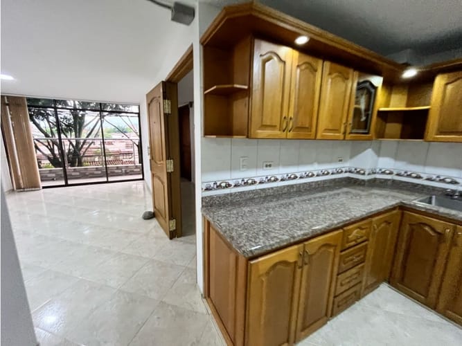 Apartamento de 3 alcobas en arriendo en El Dorado, Envigado, 138 m² · foto 5 de 16