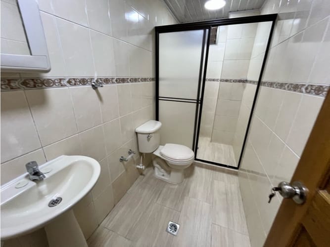 Apartamento de 3 alcobas en arriendo en El Dorado, Envigado, 138 m² · foto 7 de 16
