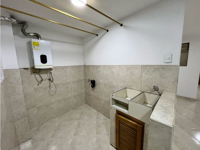 Apartamento de 3 alcobas en arriendo en El Dorado, Envigado, 138 m² · foto 9 de 16
