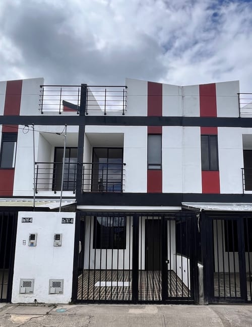 Casa de 3 alcobas en venta en Cota, 158 m² · foto 2 de 24