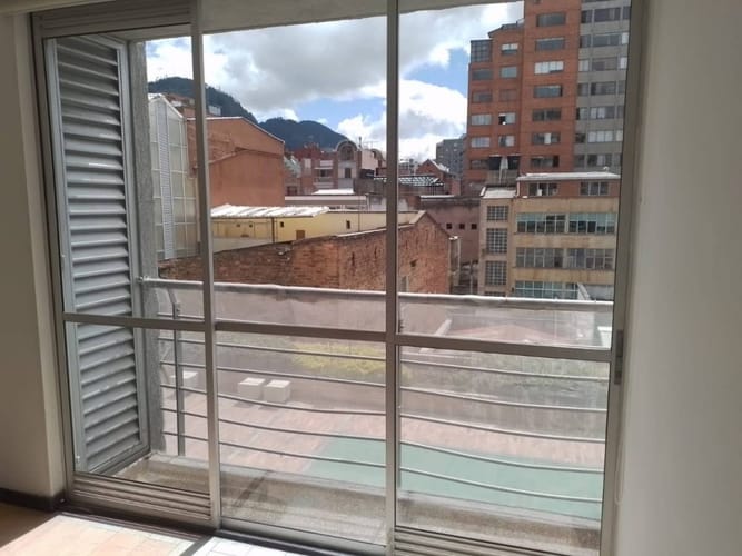 Apartamento de 1 alcoba en venta en Chapinero Central, Bogotá, 37 m² · foto 11 de 24