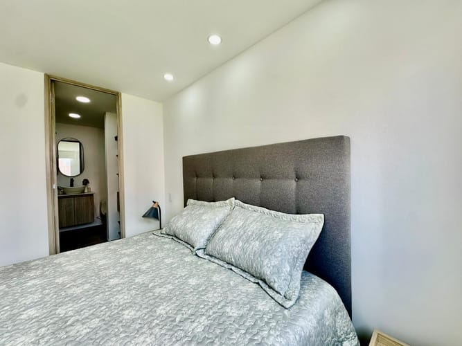 Apartaestudio en arriendo en El Poblado, Medellín, 47 m² · foto 9 de 14