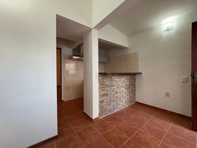 ALQUILER APARTAMENTO 1 DORMITORIO COCHERA PATIO EN LA CRUZ DE CARRASCO · Foto 2