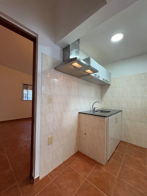 ALQUILER APARTAMENTO 1 DORMITORIO COCHERA PATIO EN LA CRUZ DE CARRASCO · Foto 3