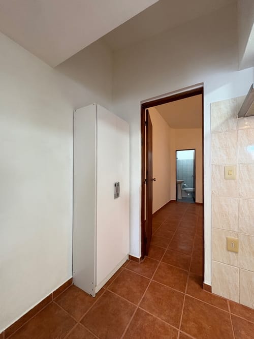 ALQUILER APARTAMENTO 1 DORMITORIO COCHERA PATIO EN LA CRUZ DE CARRASCO · Foto 4