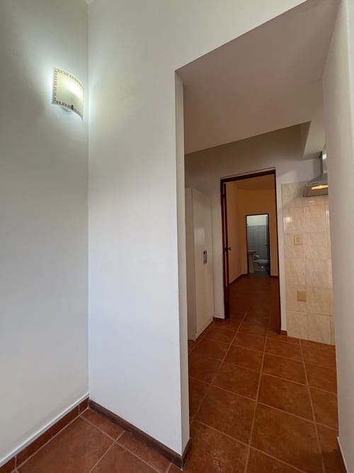 ALQUILER APARTAMENTO 1 DORMITORIO COCHERA PATIO EN LA CRUZ DE CARRASCO · Foto 5