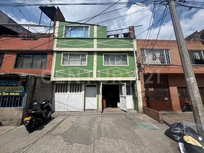 Casa de 10 alcobas en venta en Carvajal, Bogotá, 540 m² · foto 1 de 7