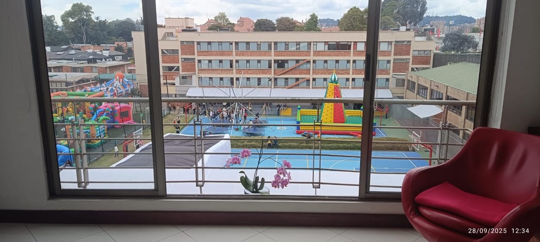 Apartamento de 2 alcobas en venta en La Calleja, Bogotá, 92 m² · foto 2 de 22