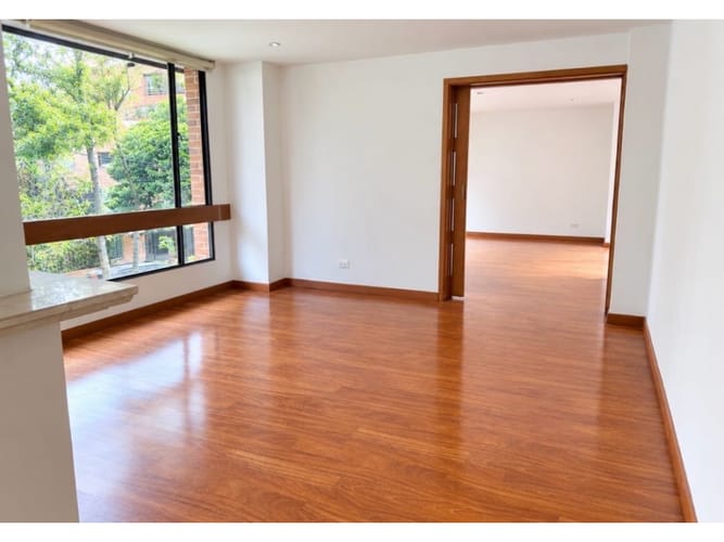 Apartamento de 3 alcobas en arriendo en Chico, Bogotá, 221 m² · foto 3 de 17
