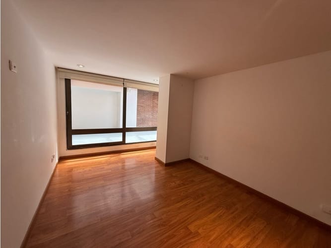 Apartamento de 3 alcobas en arriendo en Chico, Bogotá, 221 m² · foto 11 de 17
