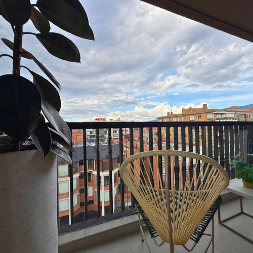 Apartamento de 2 alcobas en arriendo en Chicó Navarra, Bogotá, 105 m² · foto 2 de 24