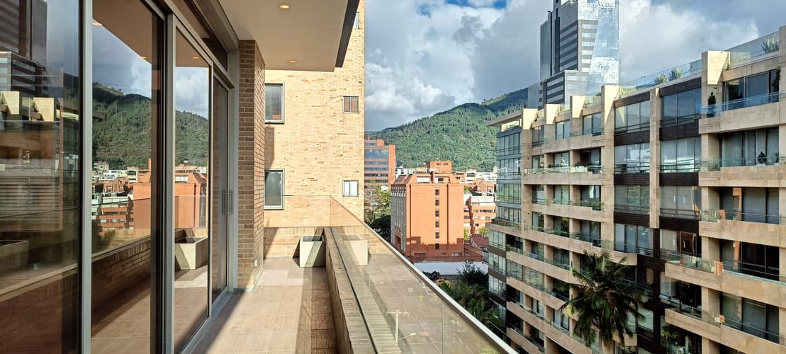 Apartamento de 3 alcobas en venta en Chico Norte, Bogotá, 168 m² · foto 8 de 24