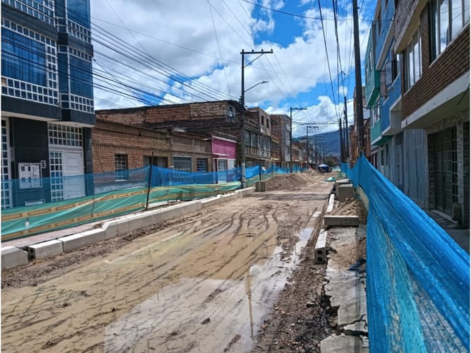 Casa de 6 alcobas en venta en Alcala, Bogotá, 140 m² · foto 3 de 3