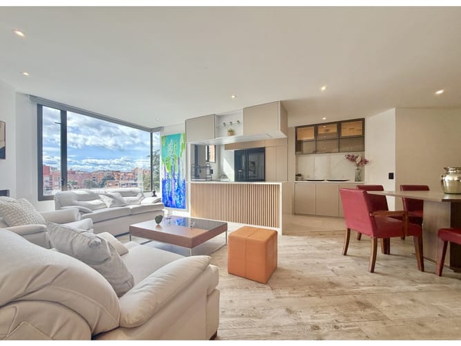 Apartamento de 2 alcobas en venta en Chico Norte, Bogotá, 84 m² · foto 1 de 24