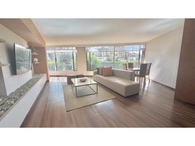 Apartamento de 2 alcobas en venta en Chico Norte, Bogotá, 84 m² · foto 10 de 24
