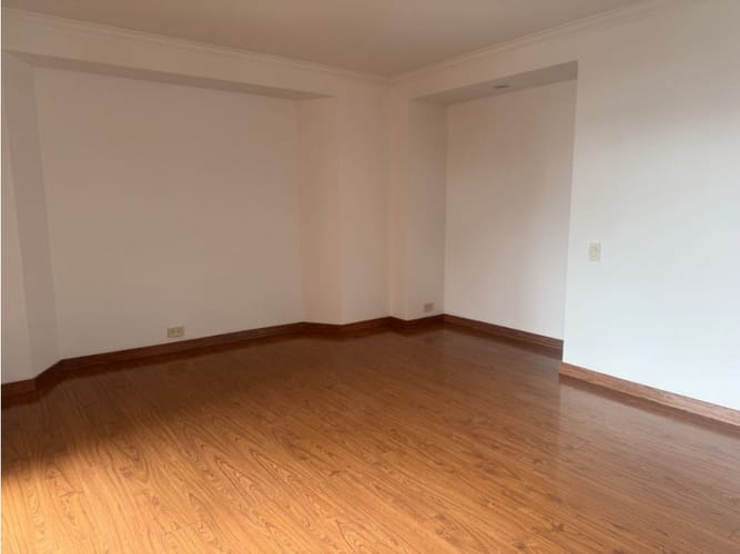 Apartamento de 3 alcobas en arriendo en Los Rosales, Bogotá, 239 m² · foto 13 de 16