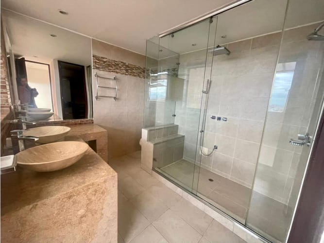 Apartamento de 3 alcobas en arriendo en Los Alpes, Bogotá, 180 m² · foto 12 de 23