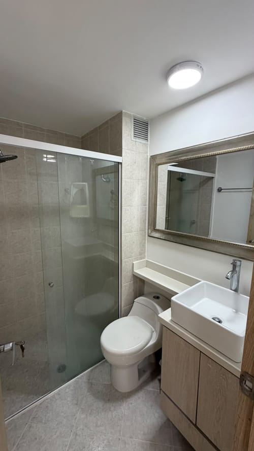 Apartamento de 3 alcobas en venta en Loma De Los Bernal, Medellín, 87 m² · foto 9 de 13