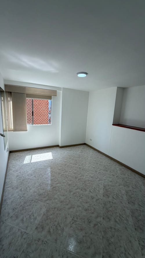 Apartamento de 3 alcobas en venta en Loma De Los Bernal, Medellín, 87 m² · foto 11 de 13