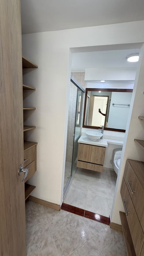 Apartamento de 3 alcobas en venta en Loma De Los Bernal, Medellín, 87 m² · foto 12 de 13