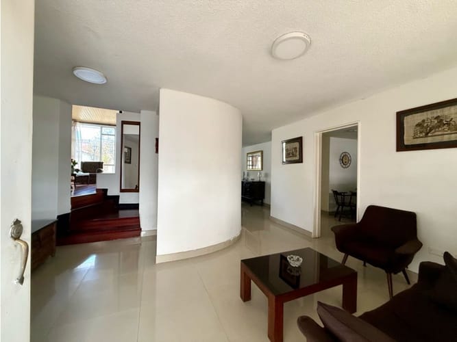 Casa de 4 alcobas en venta en Niza, Bogotá, 240 m² · foto 5 de 23