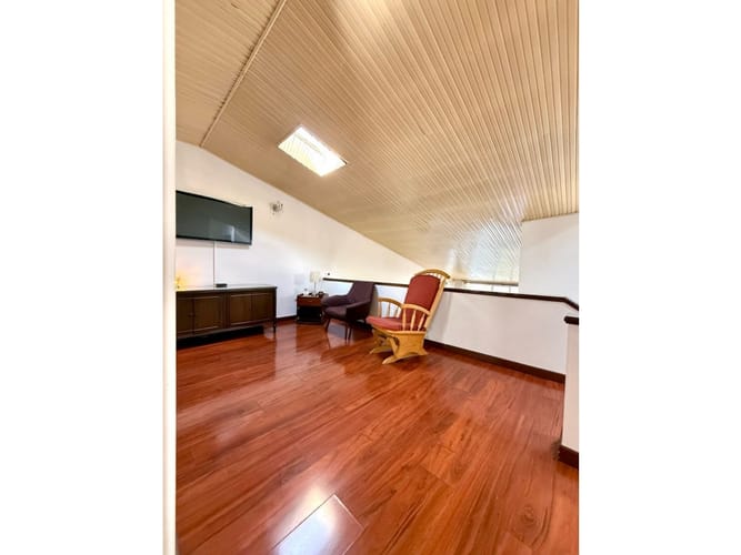 Casa de 4 alcobas en venta en Niza, Bogotá, 240 m² · foto 17 de 23