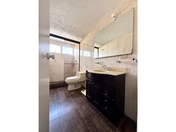 Casa de 4 alcobas en venta en Niza, Bogotá, 240 m² · foto 21 de 23