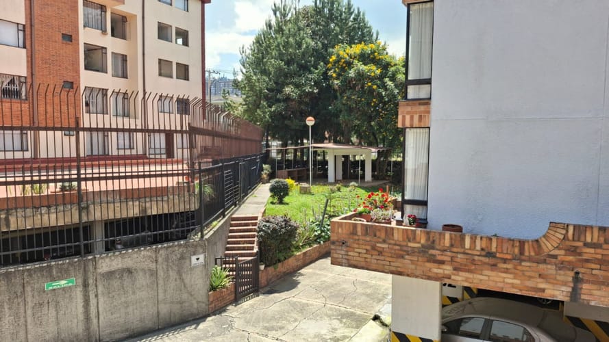 Apartamento de 3 alcobas en venta en Santa Teresa, Bogotá, 69 m² · foto 3 de 24