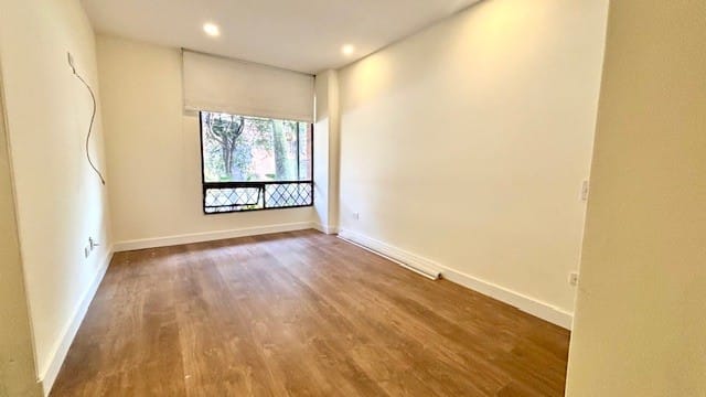 Apartamento de 3 alcobas en venta en Chicó Navarra, Bogotá, 158 m² · foto 7 de 24