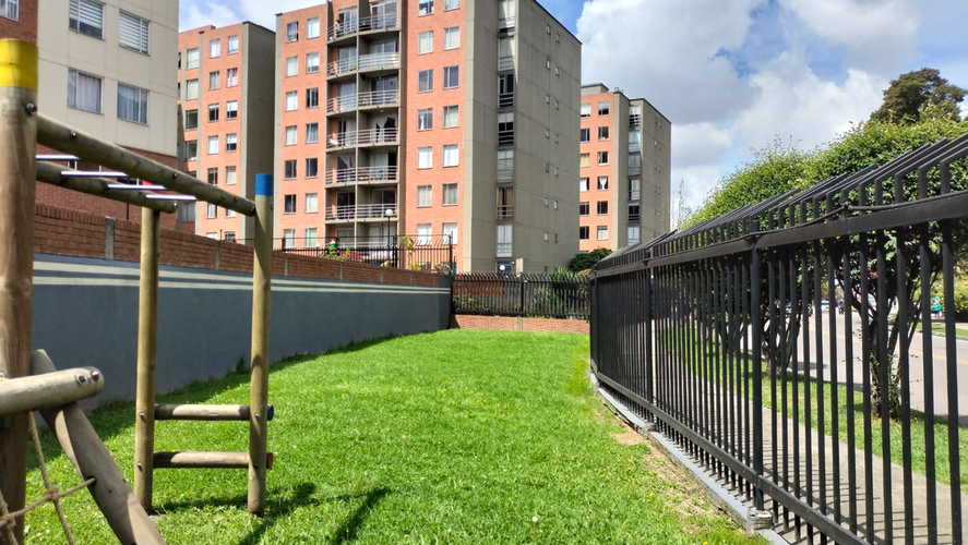 Apartamento de 3 alcobas en venta en Fontibon, Bogotá, 62 m² · foto 2 de 24