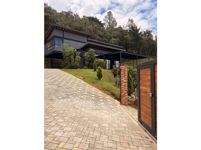 Casa de 3 alcobas en arriendo en Pantanillo, El Retiro, 380 m² · foto 2 de 24