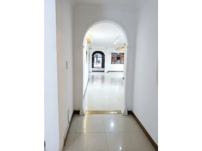 Casa de 4 alcobas en venta en El Batán, Bogotá, 261 m² · foto 7 de 20