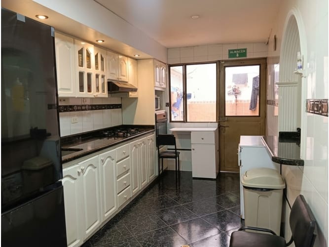 Casa de 4 alcobas en venta en El Batán, Bogotá, 261 m² · foto 10 de 20