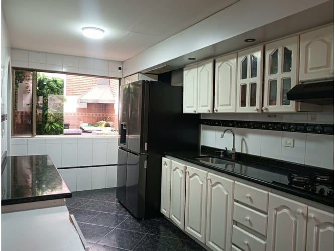 Casa de 4 alcobas en venta en El Batán, Bogotá, 261 m² · foto 11 de 20