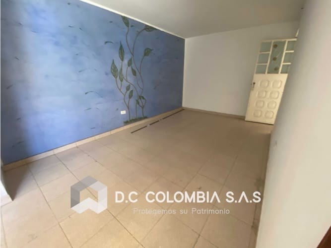 Casa de 9 alcobas en venta en Gustavo Restrepo, Bogotá, 292 m² · foto 5 de 8