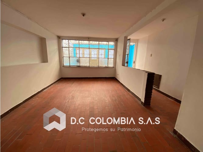 Casa de 9 alcobas en venta en Gustavo Restrepo, Bogotá, 292 m² · foto 7 de 8
