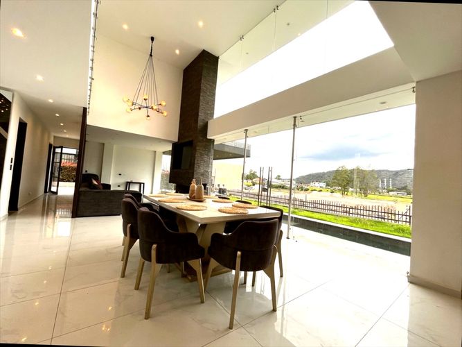 Casa de 6 alcobas en venta en Siberia, Cota, 1180 m² · foto 5 de 24
