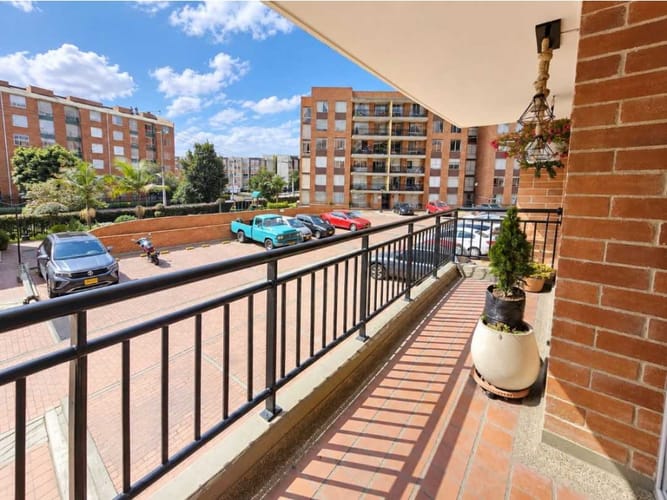 Apartamento de 3 alcobas en venta en Gran Granada, Bogotá, 94 m² · foto 3 de 24