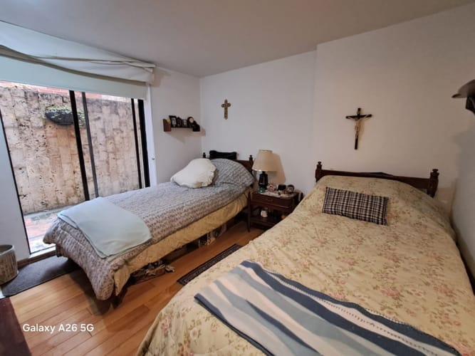 Apartamento de 3 alcobas en venta en Los Rosales, Bogotá, 130 m² · foto 10 de 23