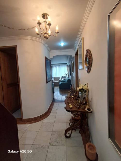 Apartamento de 3 alcobas en venta en Los Rosales, Bogotá, 130 m² · foto 19 de 23